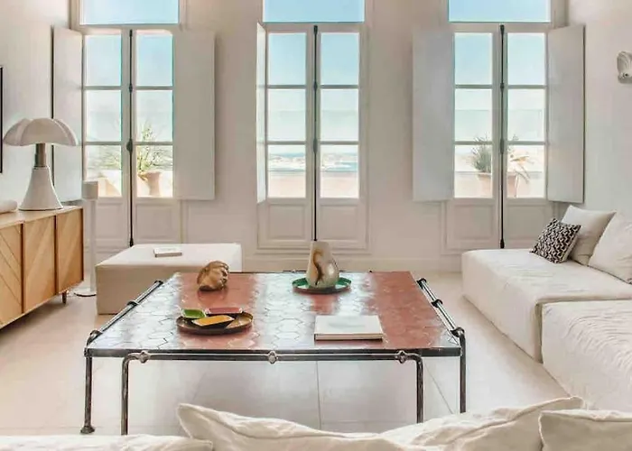 Luxury House With Pool - *