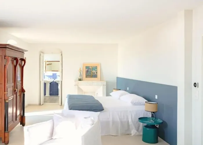 Luxury House With Pool -