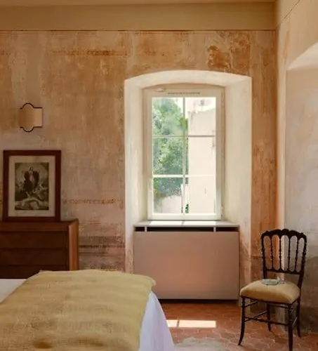 Luxury House With Pool - *