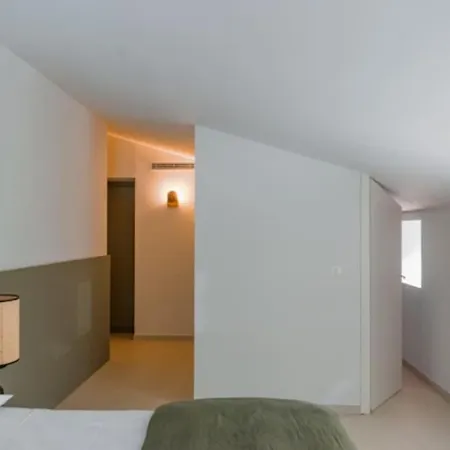 Luxury House With Pool - فيلة لوميو